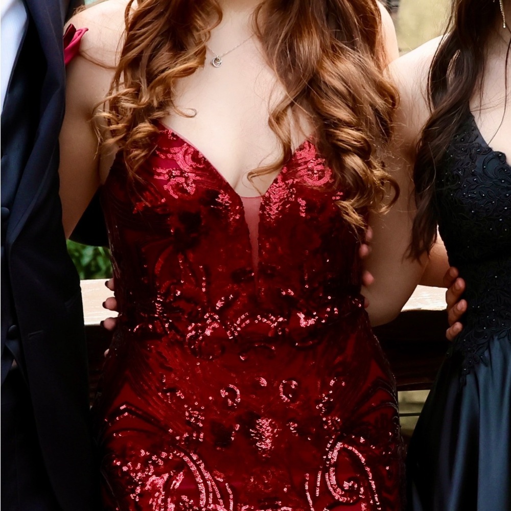 Elegant Red Sequin Evening Gown - Picture 5 of 5